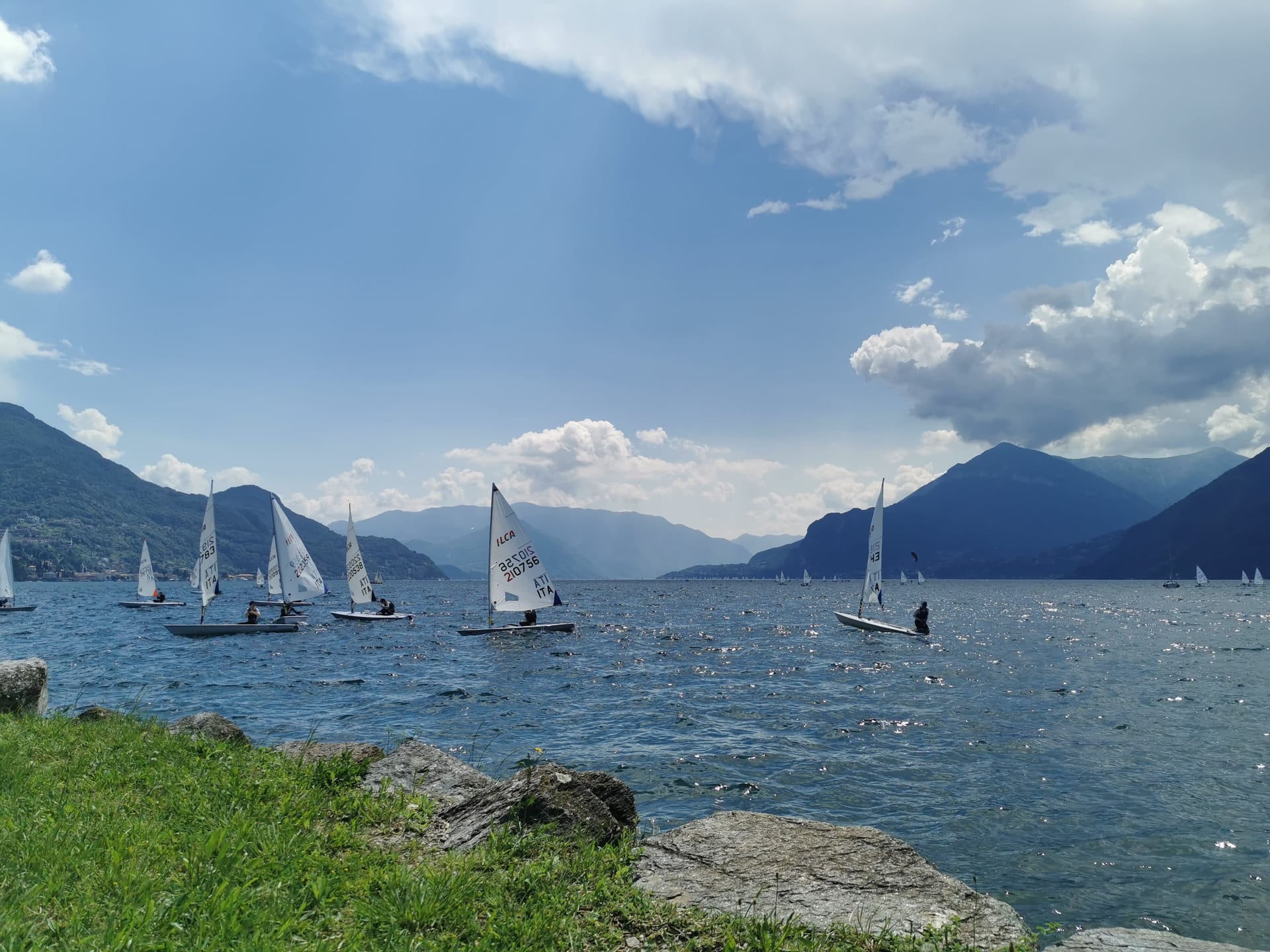 Barche a vela sul Lago di Como vicino a Menaggio - Residence Celeste Tremezzina